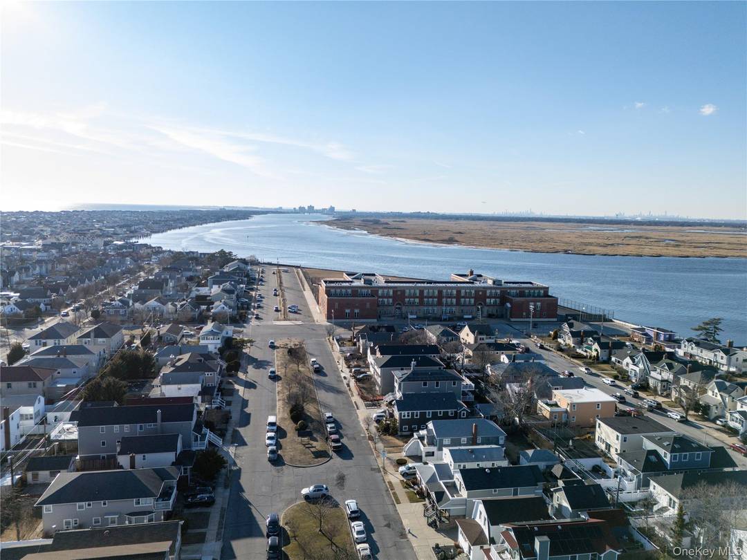 WHOLE HOUSE Now Available All Year Round Fully Furnished OR UNFURNISHED.