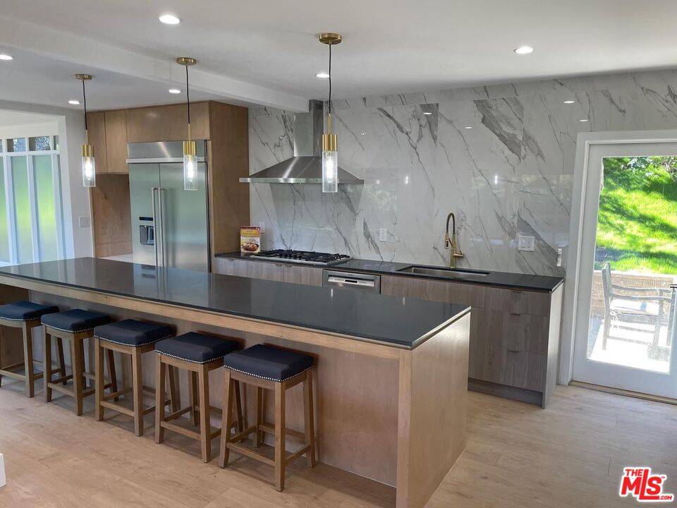 15434 Mulholland Dr 4BR Bel Air La