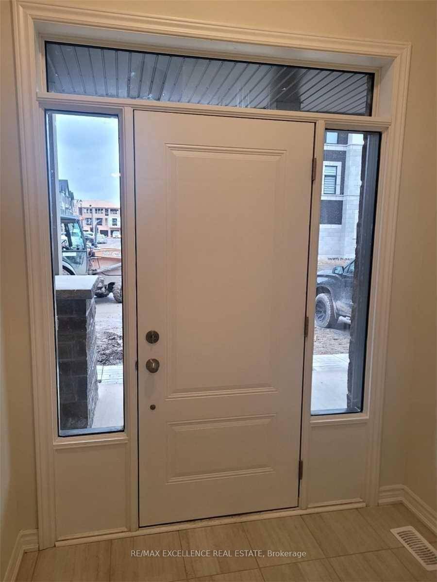 Welcome to this charming 3 bedroom, 3 bathroom townhouse in Oshawa.