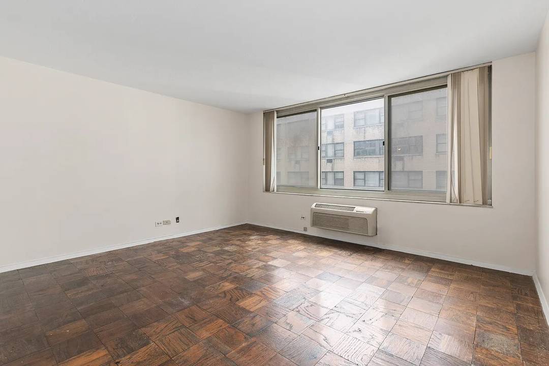 1 Bedroom Condo for rent in Midtown !