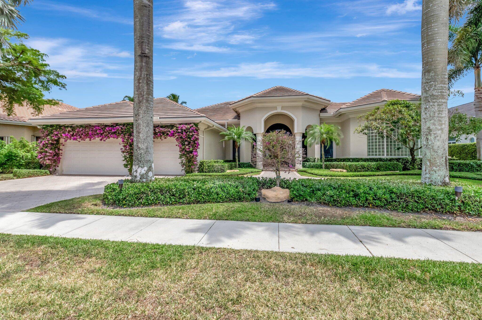 This magnificent home in Windsor Bay is the most desirable location in Woodfield CC, where you are close to the clubhouse, pool, fitness center, dining, spa other facilities.