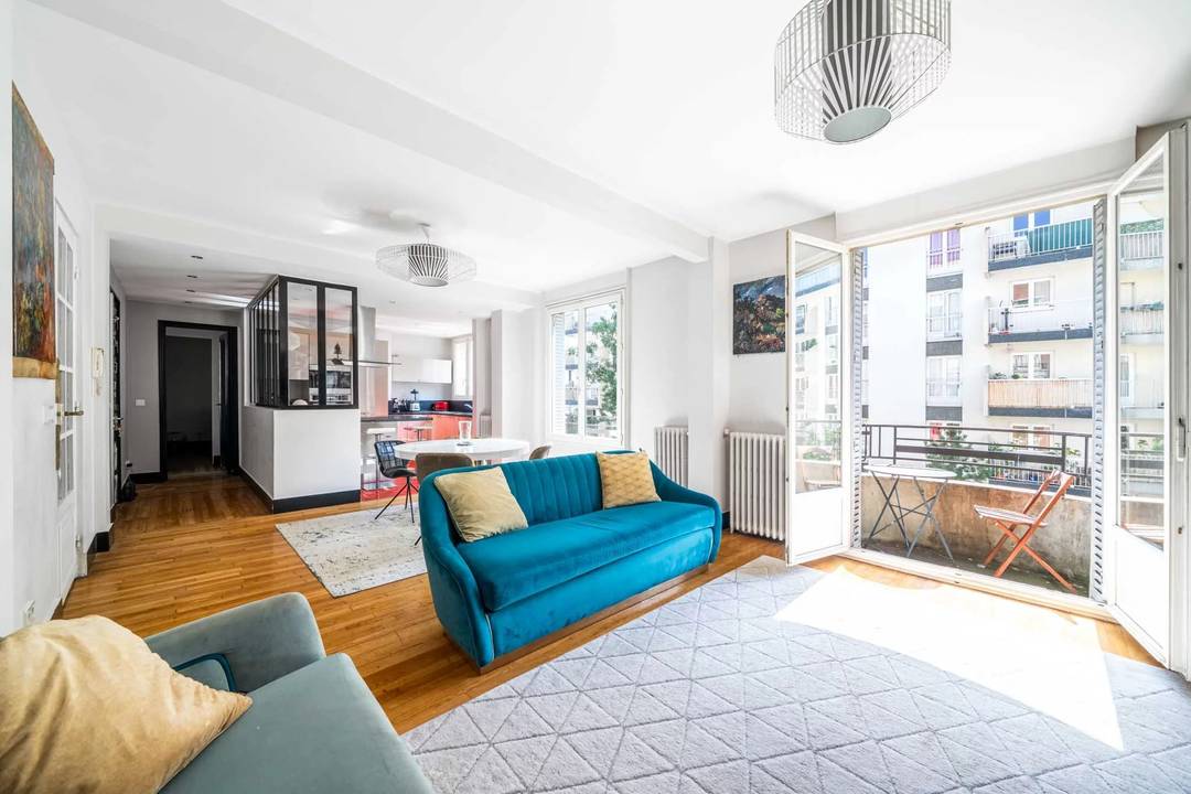 14th Arrondissement - Town Hall District: | Family apartment with four bedrooms :