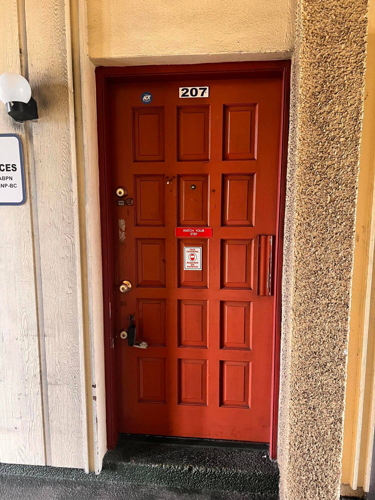 FOR LEASE Second floor office unit available in Sunrise Professional Center.