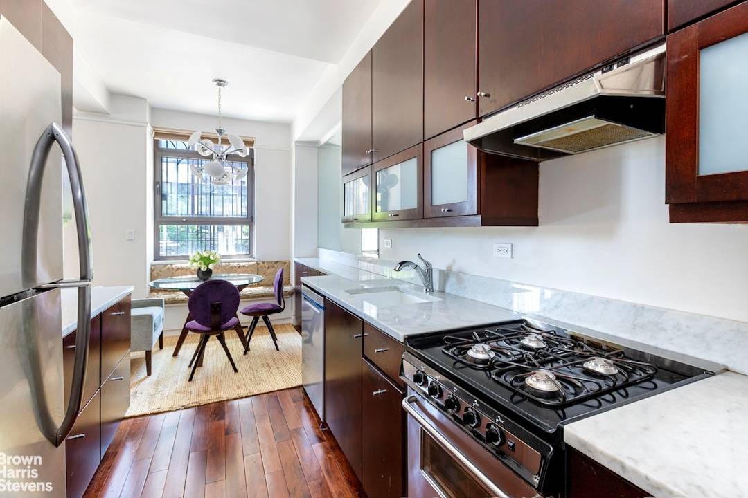 Already underwent a high end renovation, just bring your toothbrush !