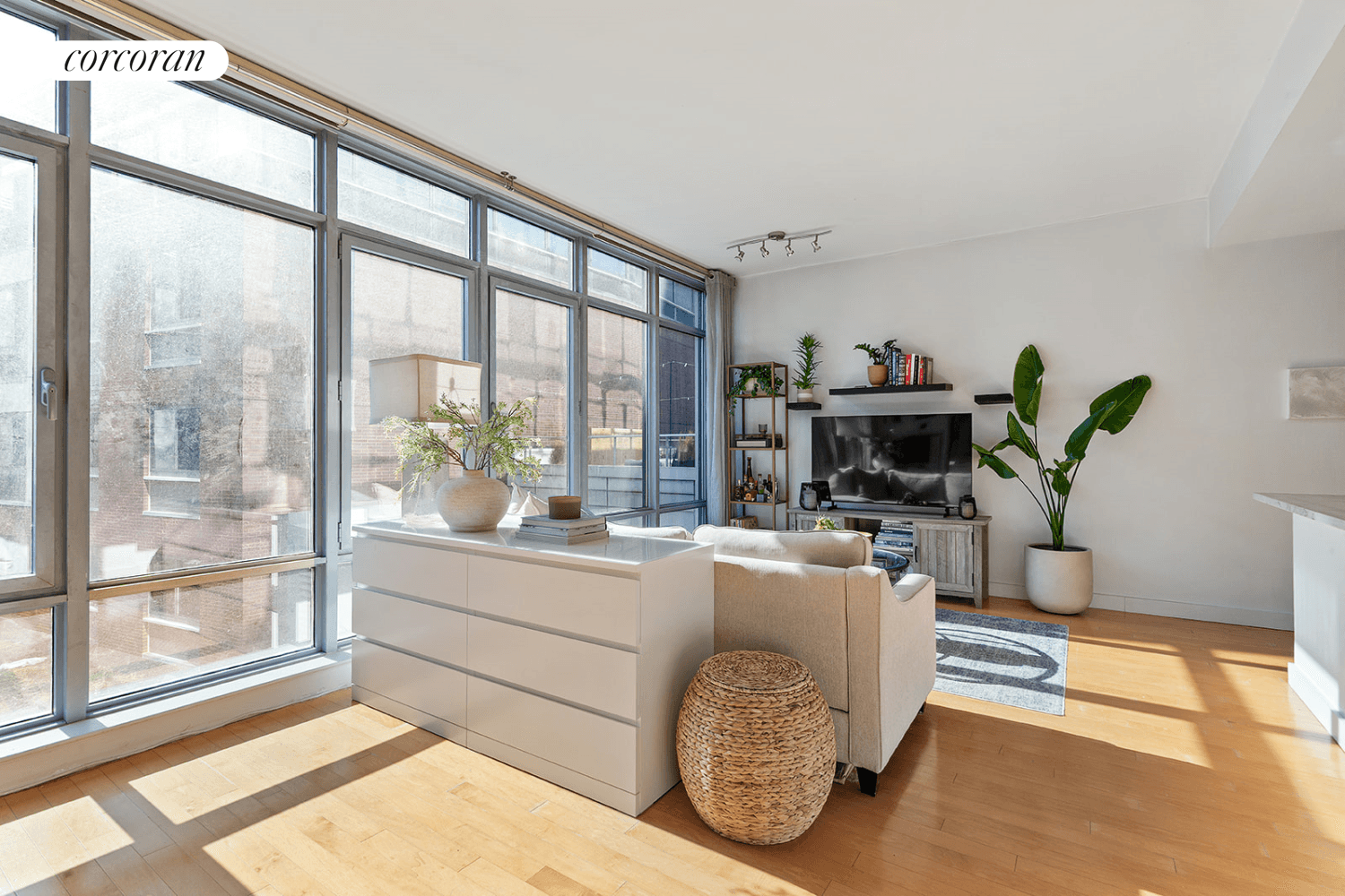 Bright and spacious 611 SF alcove studio with an intelligent floor plan located on the waterfront !