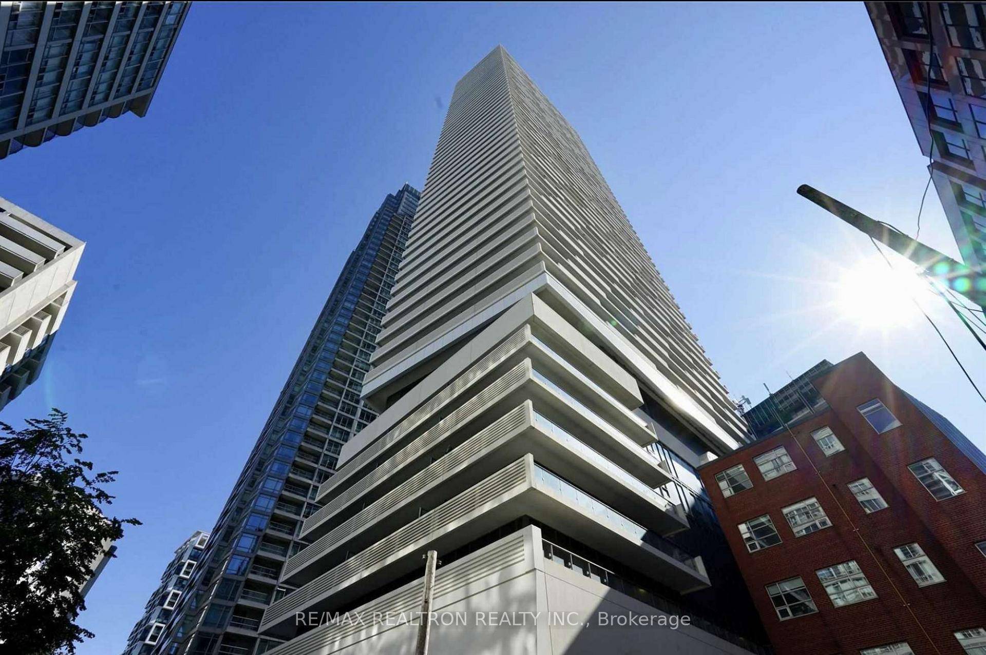 Enjoy stunning south facing views of the downtown skyline from this incredible condo, complete with a spacious terrace that extends your living space.