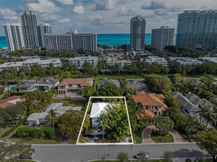 Located in the exclusive gated community of Bal Harbour Village, 253 Bal Cross offers an exceptional opportunity to live in one of Miami s most sought after neighborhoods.