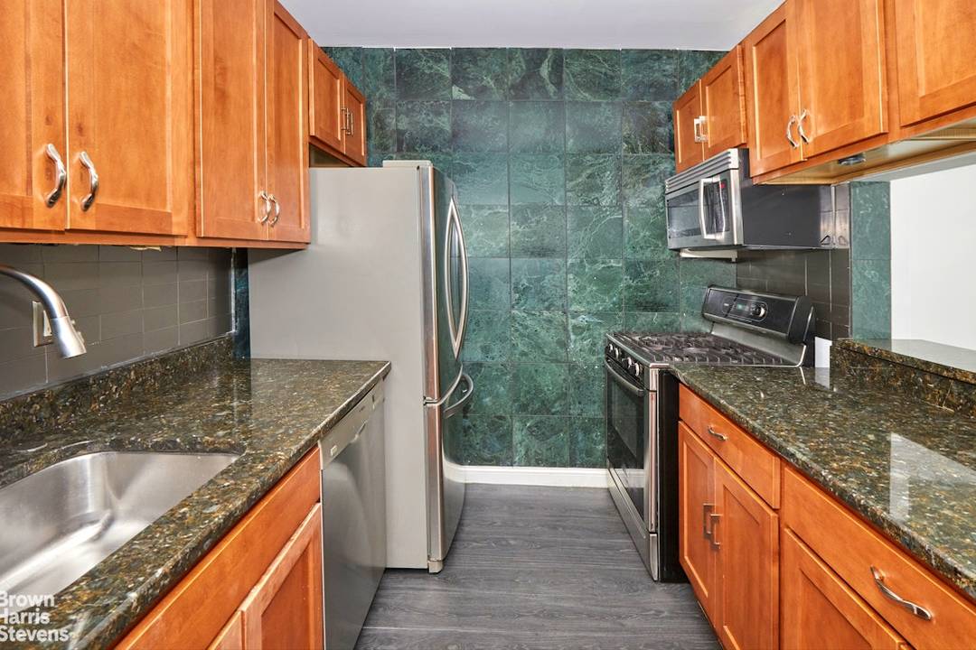 Luxury Loft Living ! Perfect sanctuary of a home or high ROI investment property !