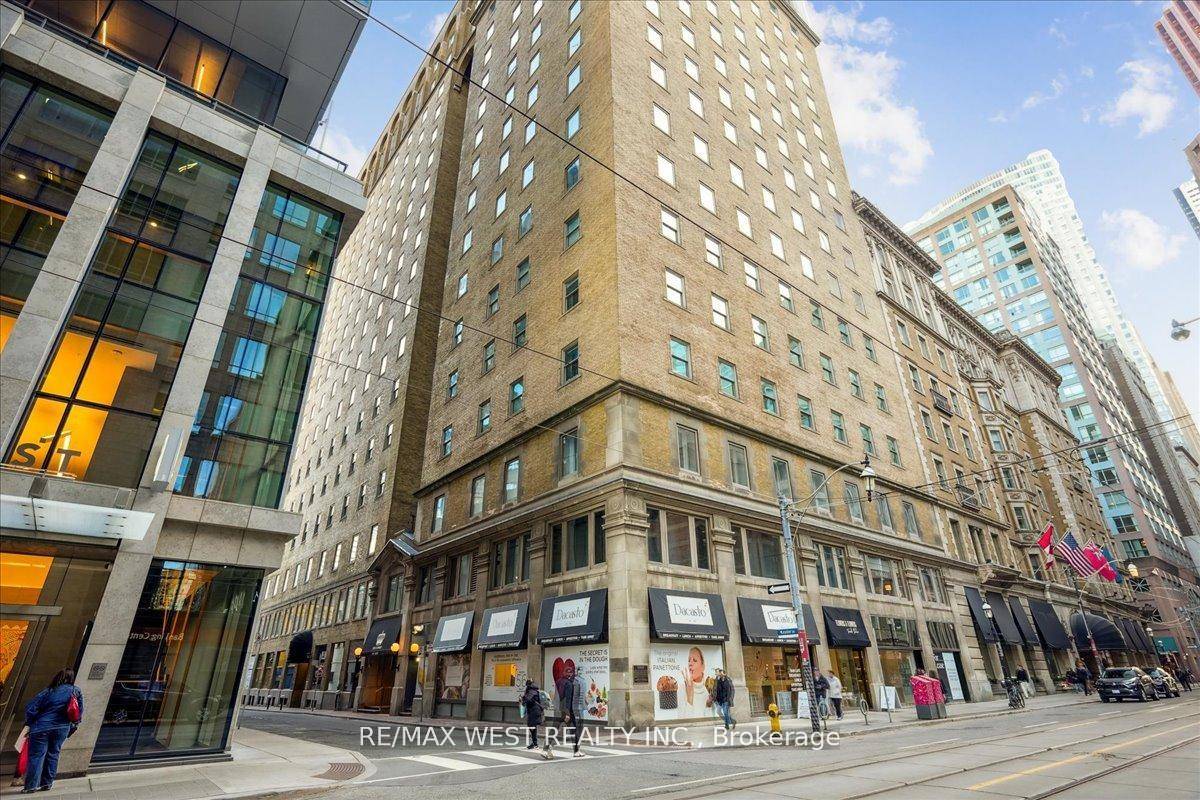 Welcome to Suite 545 at 22 Leader Lane, a beautifully refreshed 1 bedroom residence in the iconic King Edward Private Residences.