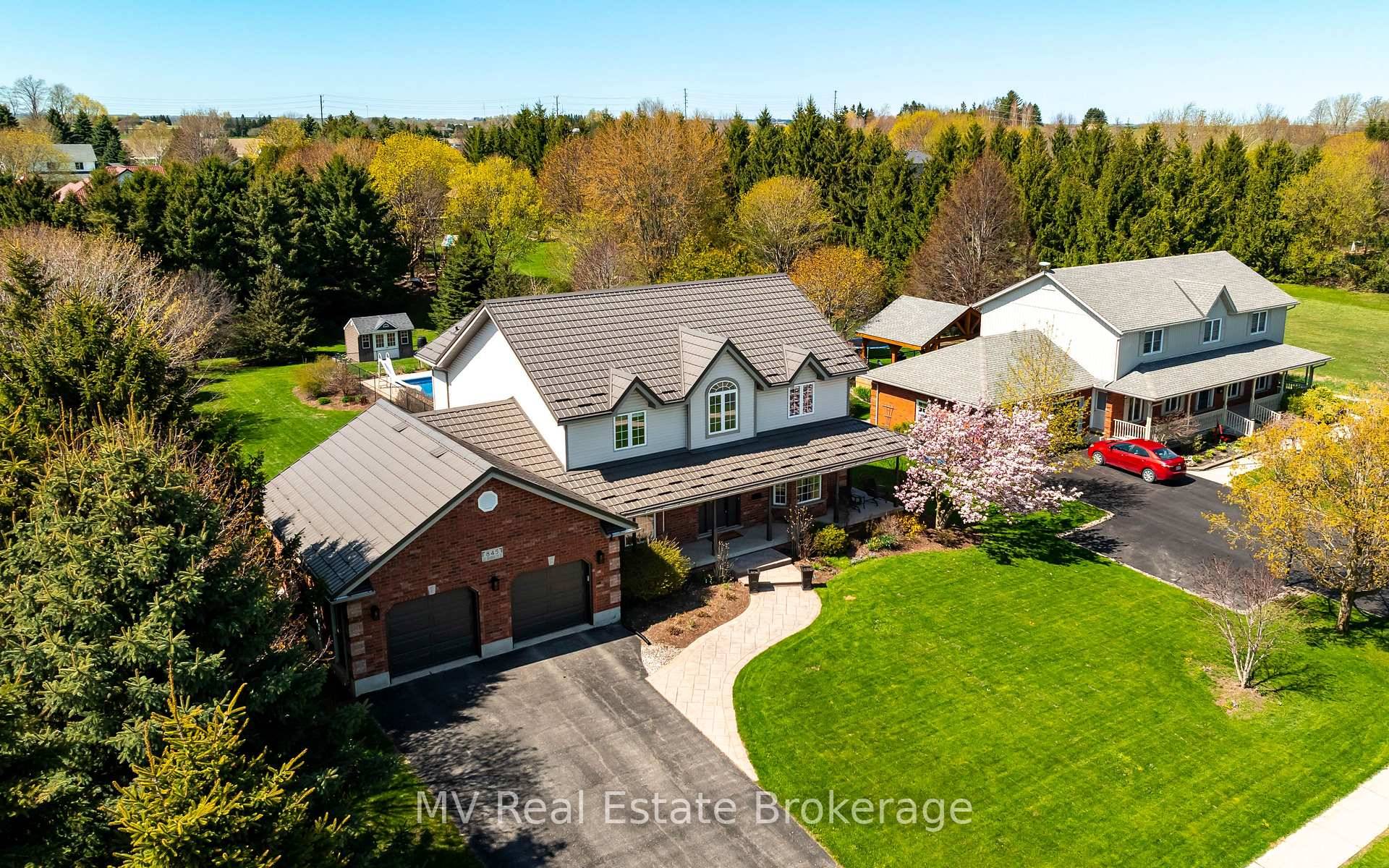 Spacious and meticulously maintained 4 bedroom, 3 bath custom Wrighthaven built home on a desirable street in Fergus, offering over 3, 100 sq ft of finished living space.