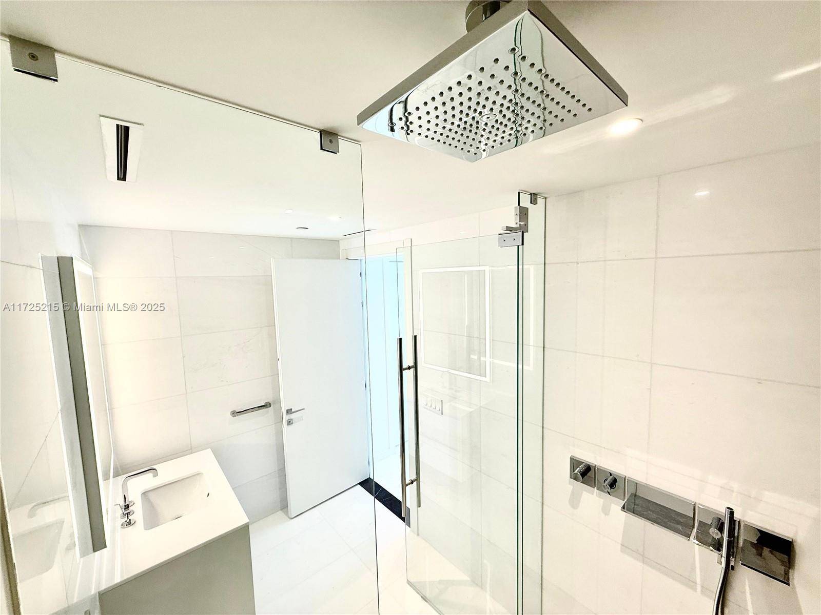 Luxury Redefined 1 Bedroom, 1.