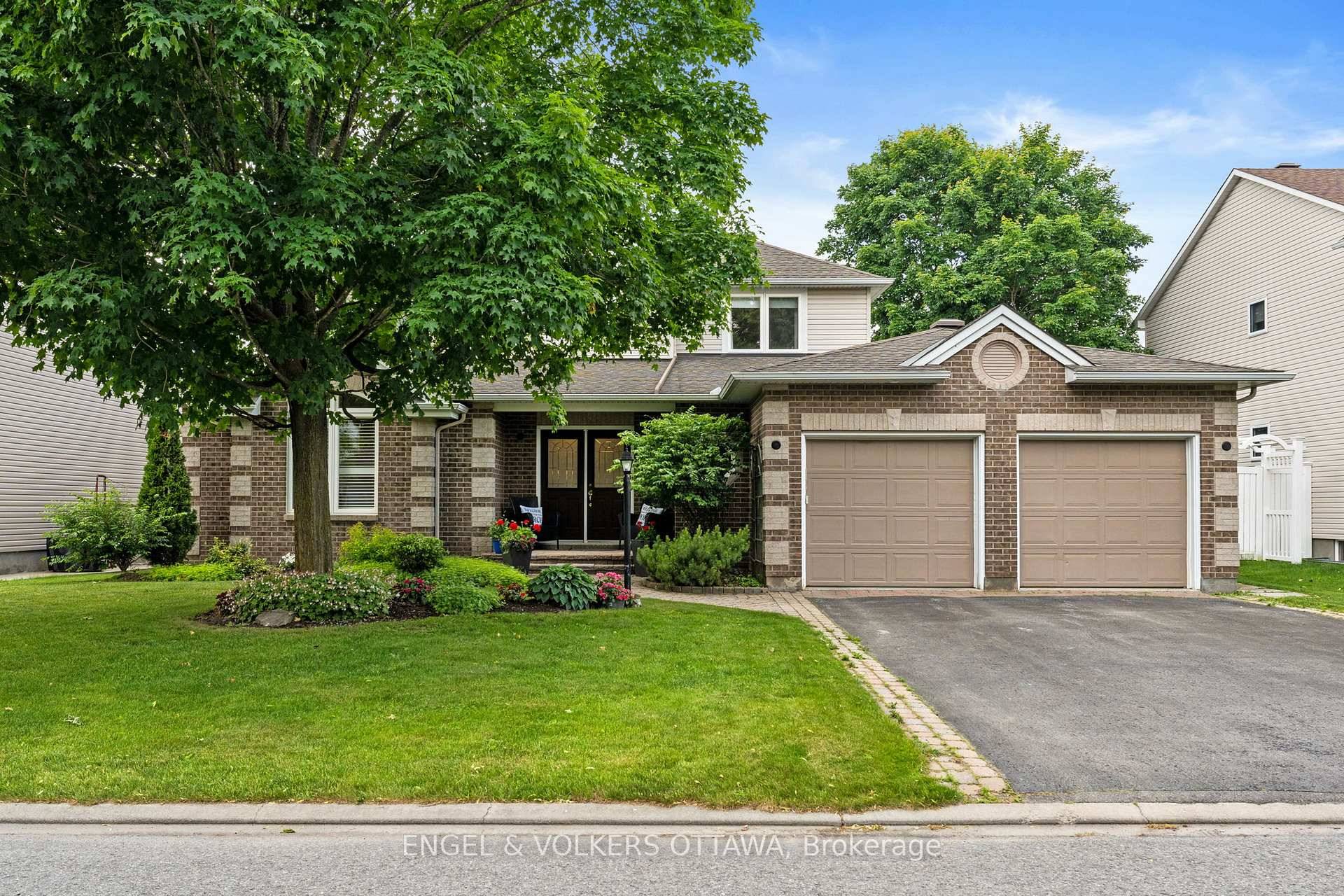 Nestled in the heart of the highly desirable family oriented community of Crossing Bridge, this charming and spacious 3 bedroom, 4 bathroom home offers the perfect blend of comfort, function, ...