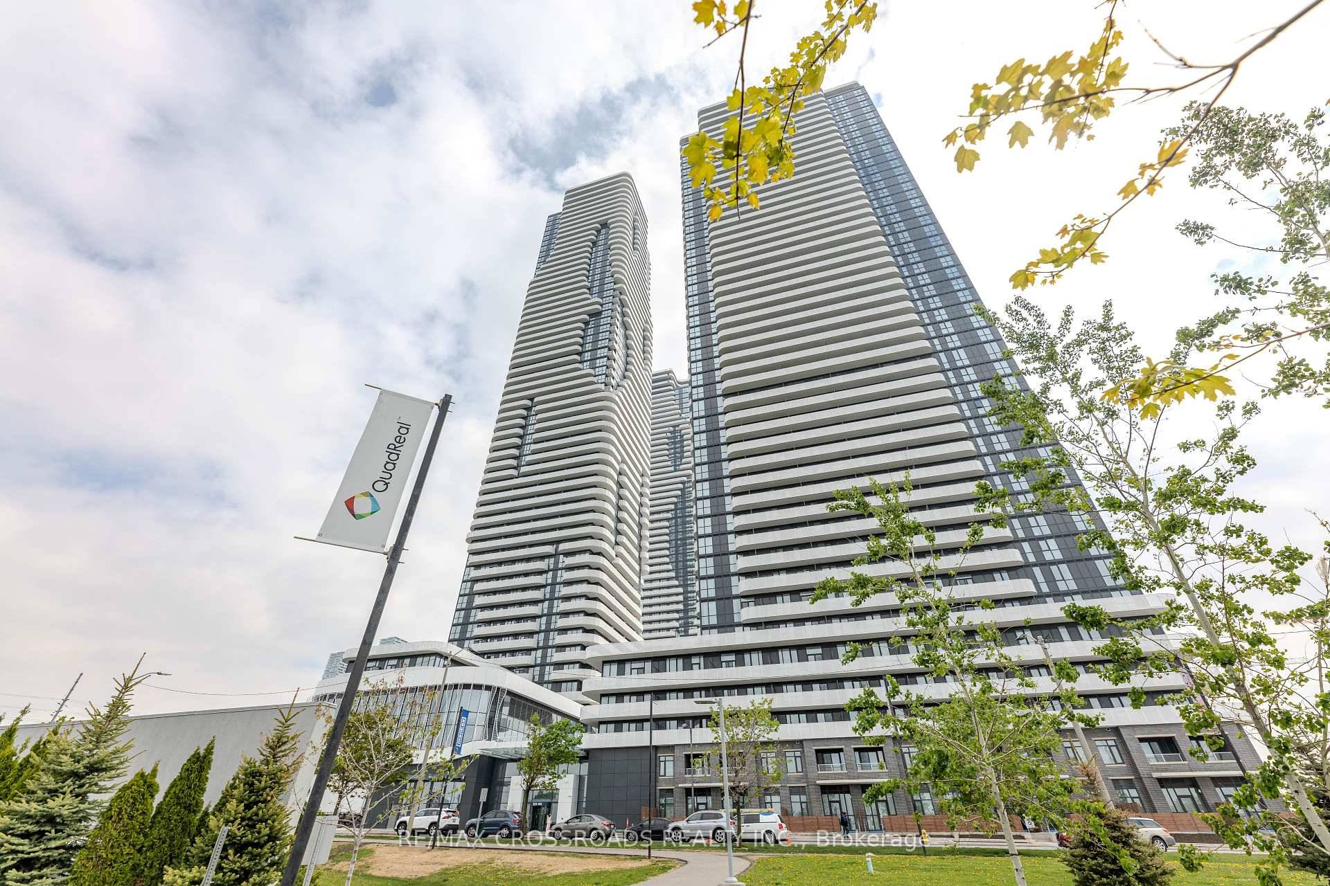Welcome to this brand new Corner 2 bedroom unit in Festival Condos, located in the Vaughan Metropolitan Centre.
