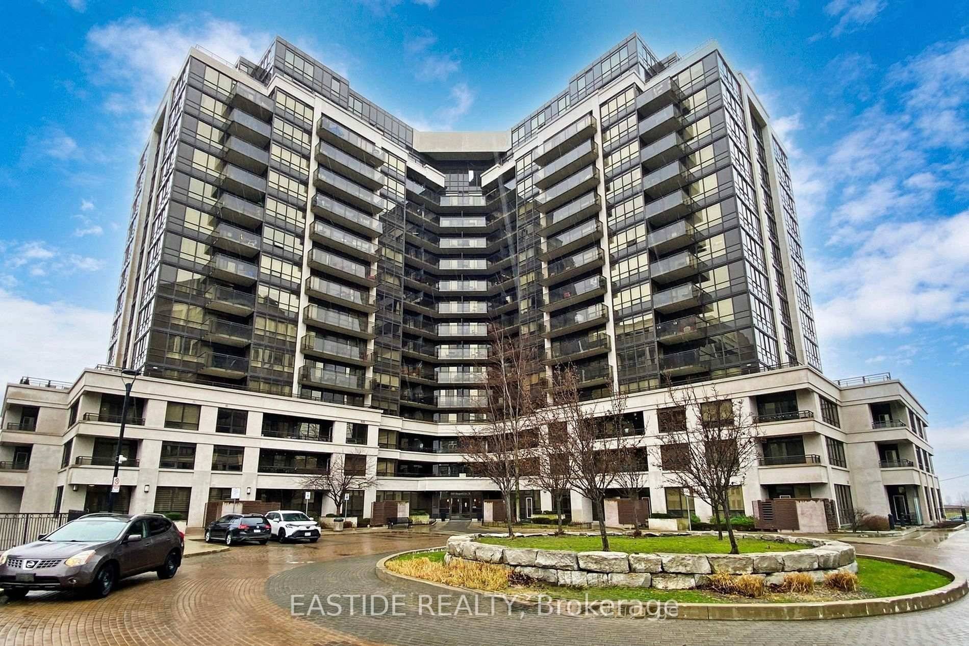 Spectacular Sun Filled 2 Storey Loft With Balcony !