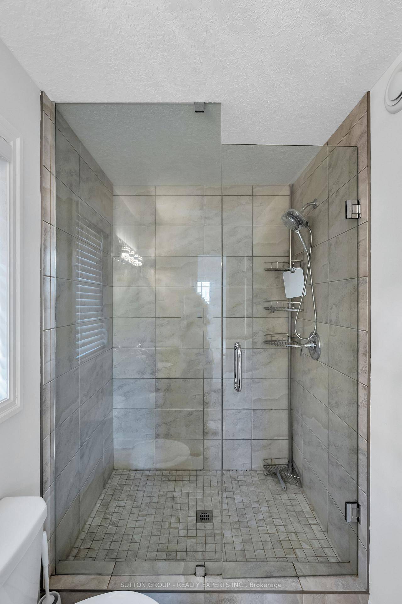 Stunning 4 1 bed, 4 bath former model home in highly sought after Talbot Village !