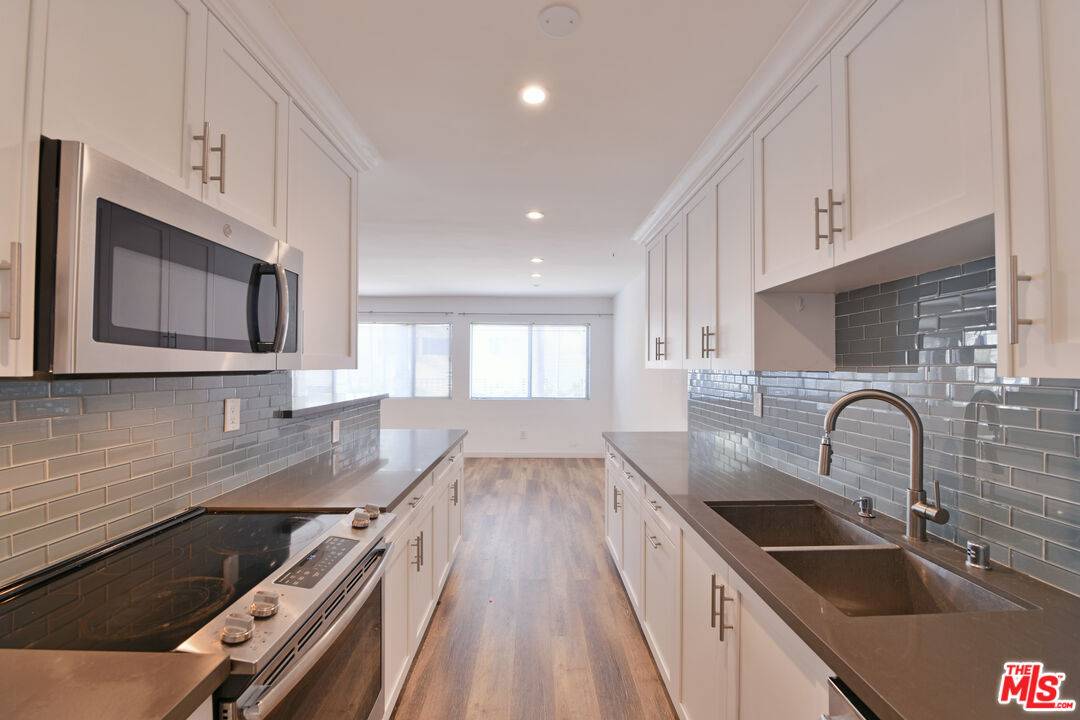 136  S Palm Dr 2BR Beverly Hills La