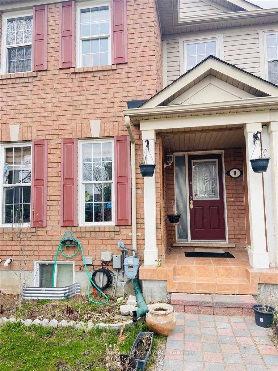 Well Maintained Vacant 3 Bedroom amp ; 2 Bath Freehold 2 Story Townhouse In A Great And Demand Well Maintained Vacant 3 Bedroom amp ; 2 Bath Freehold 2 Story ...