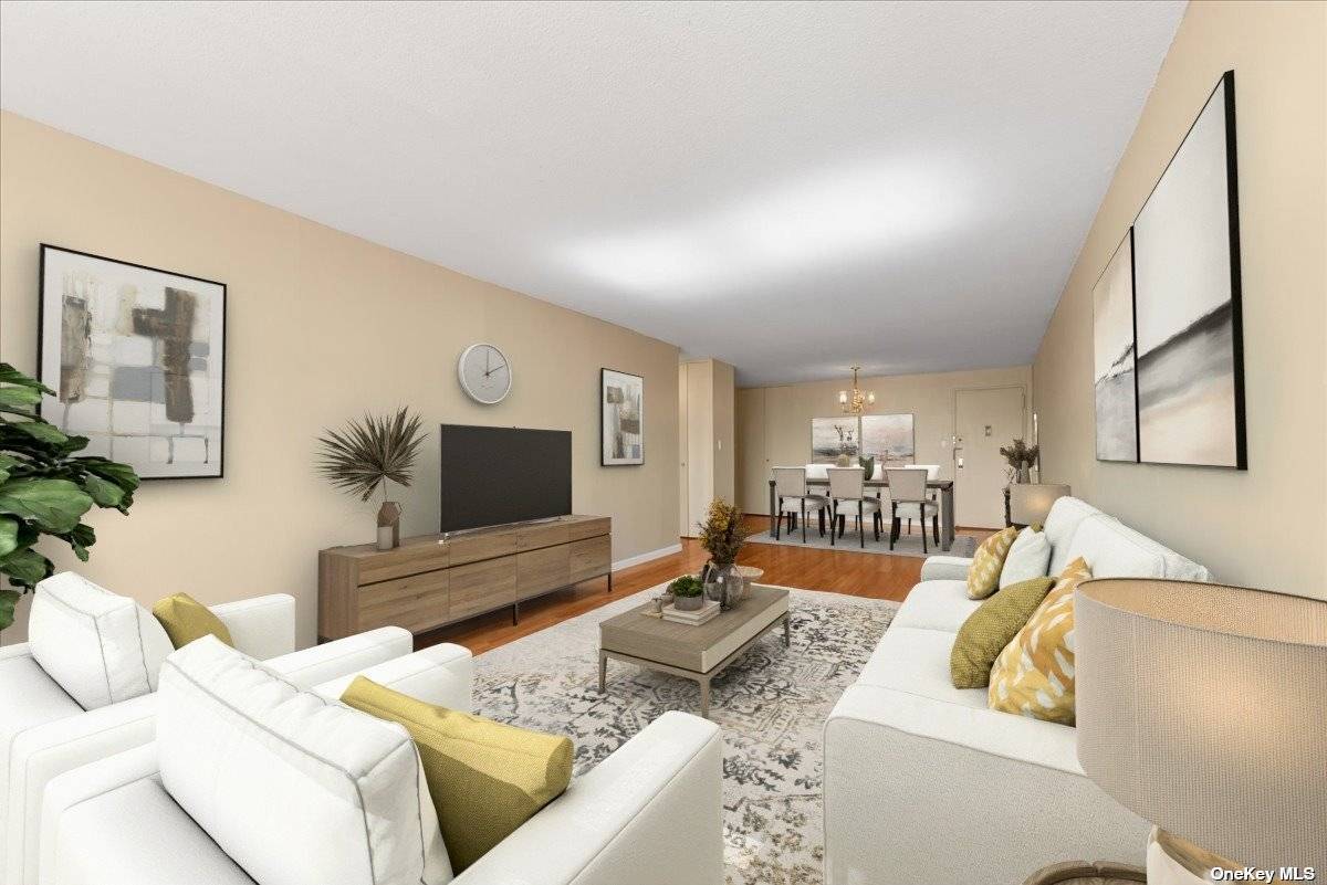 Kew Gardens Stunning. Most desirable F line apartment in Park Lane South.