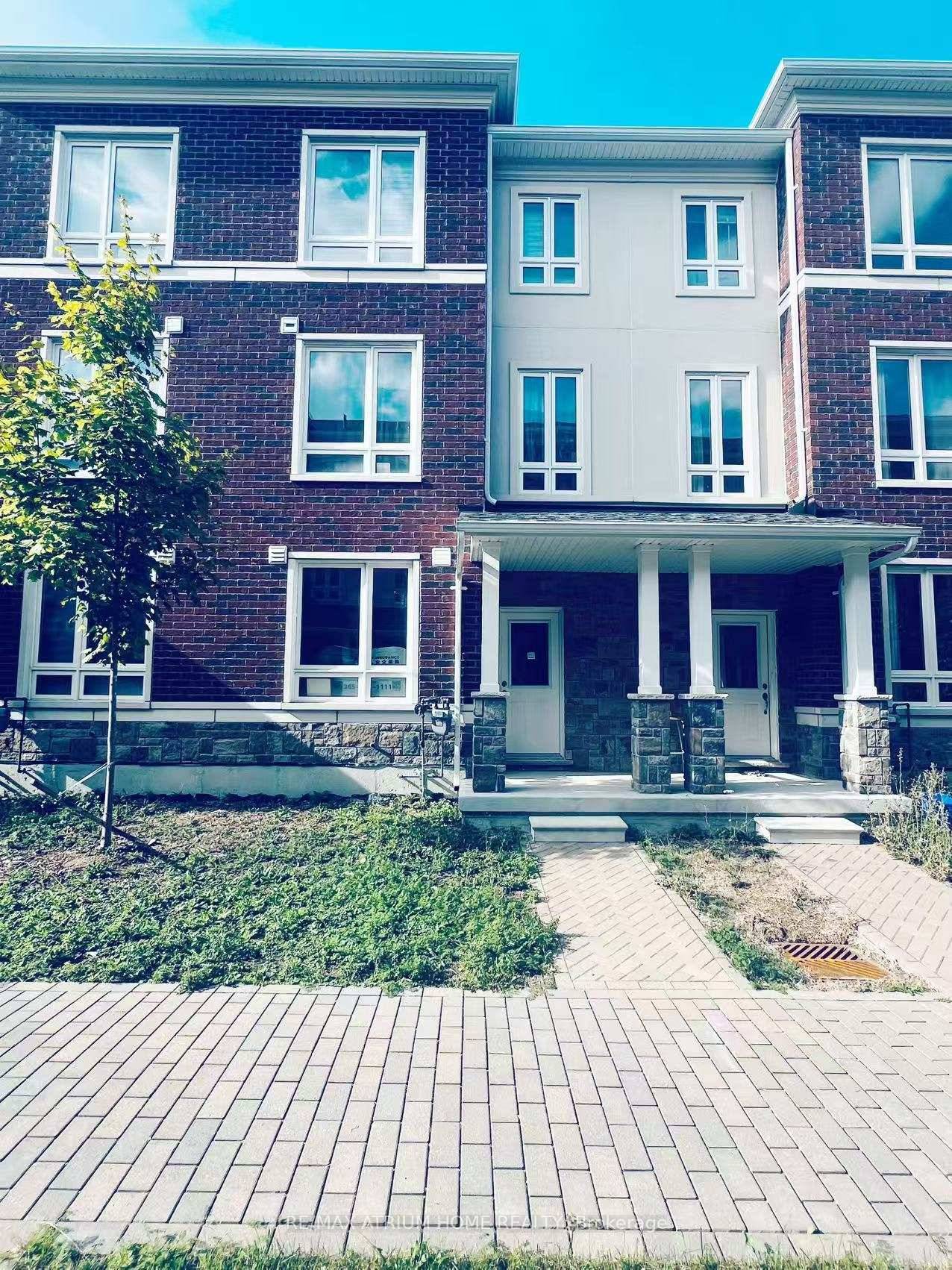 Stunning 3 Bed Townhouse in the Highly Sought After Wismer Community.
