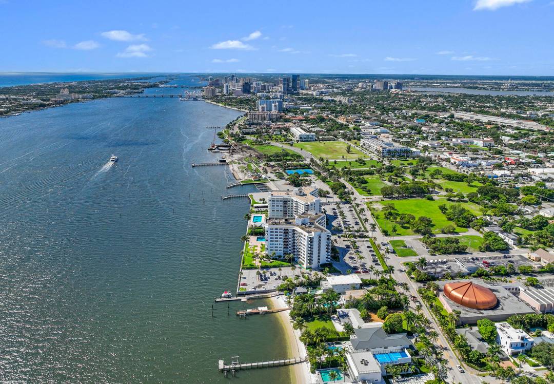 This stunning new direct Intracoastal Oasis was inspired by the incredibly talented minimalist architect Ludwig Mies who was the pioneer of modern architecture.