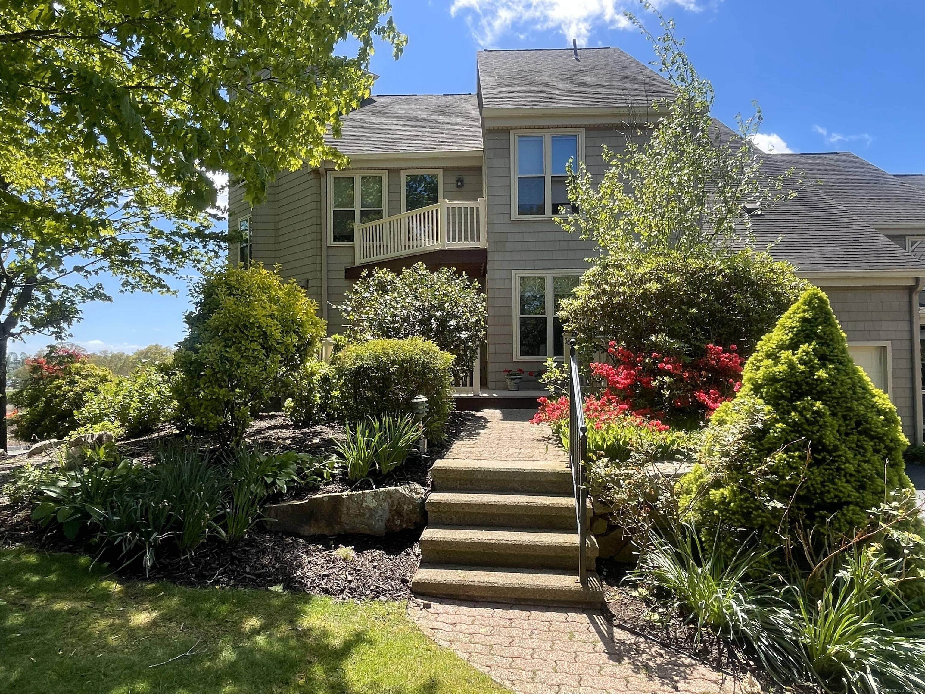 Waterview Town Home, Vacation year round in this well developed waterfront community which was designed to work with the natural Topography of the land.