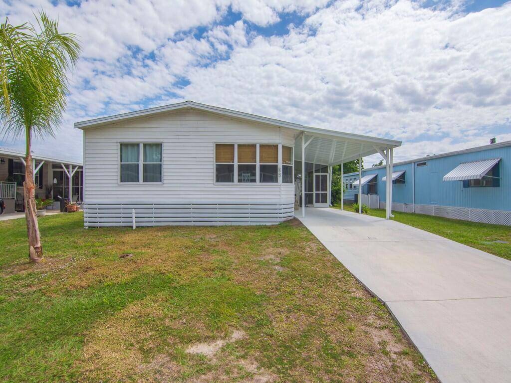 Charming 2 2 manufactured home located in the heart of Port St.