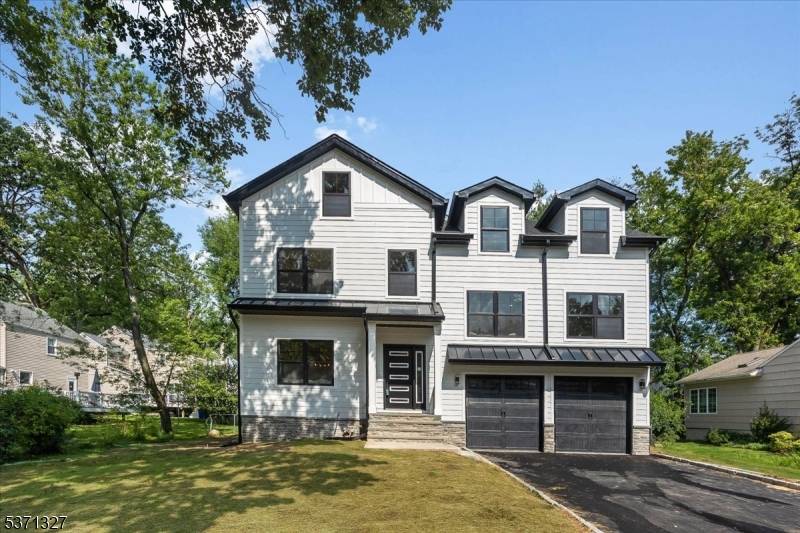Welcome to this stunning, fully renovated 5 6 BR, 5.