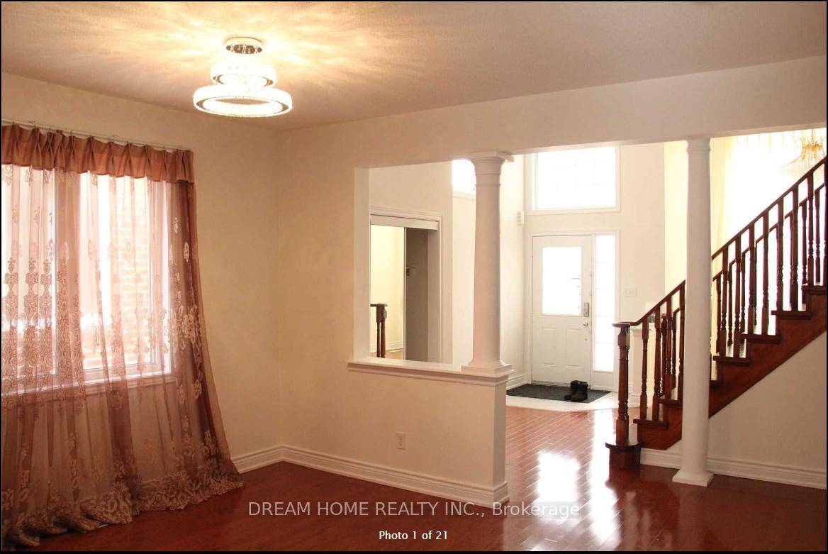 Approx 2400 Sq. Ft. Spacious 4 Bedrooms Full Brick Located In Excellent amp ; Quiet Neighborhood Mins Walk To Highly Ranked Bur Oak Secondary School amp ; Wismer P.