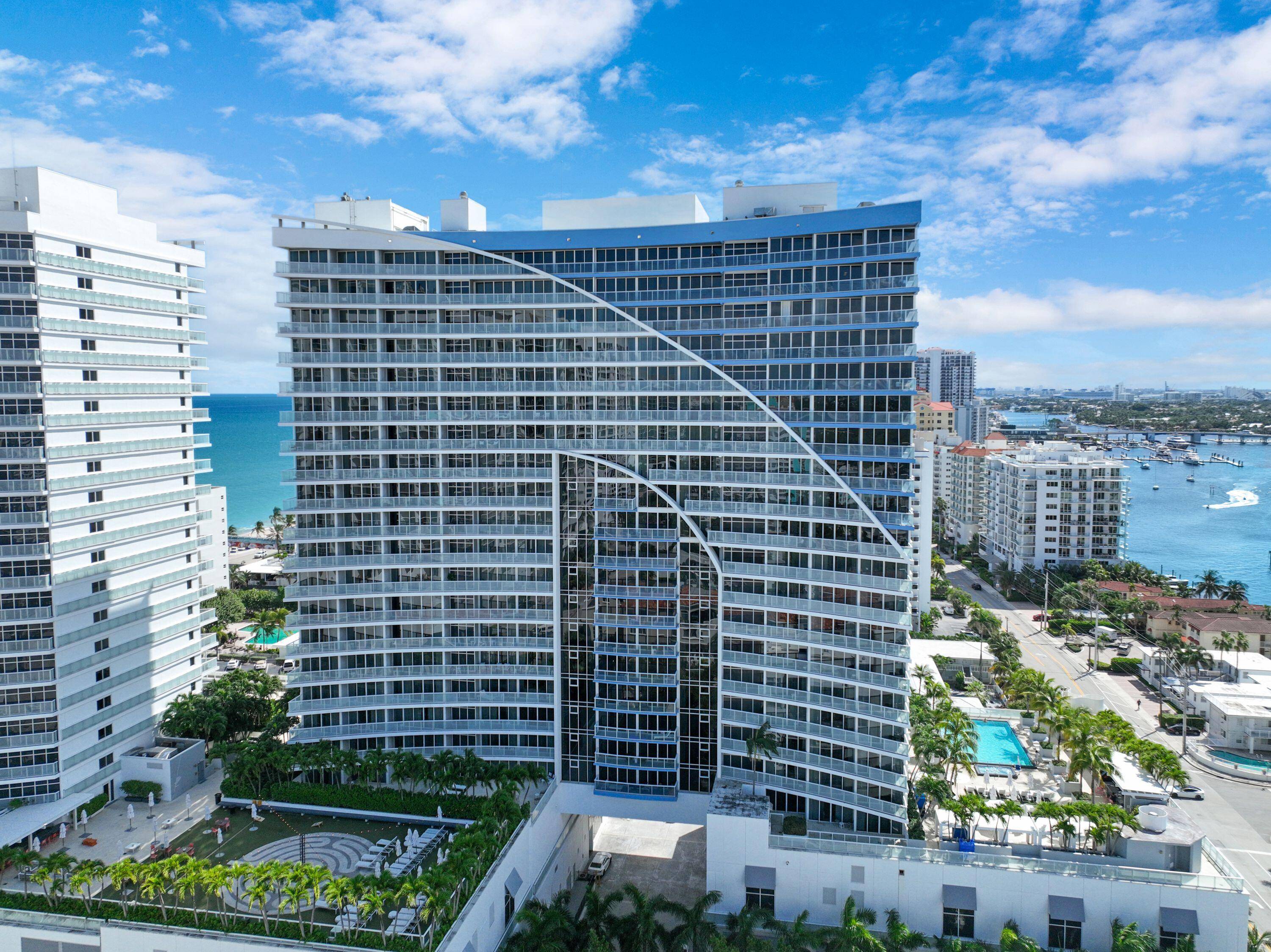 Turn key and fully furnished 2 bedroom, 2 bath residence at the W Residence, offering comfort and style withaccommodations for 6 thanks to a queen sleeper sofa.