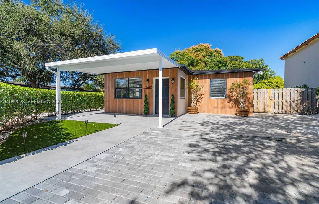 This gorgeously remodeled corner duplex located in the Heart of Hollywood with treelined streets has a history of steady income, previously as a vacation rental with Superhost status on Airbnb.