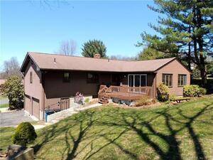 Beautiful move in ready Moses ranch in super area.