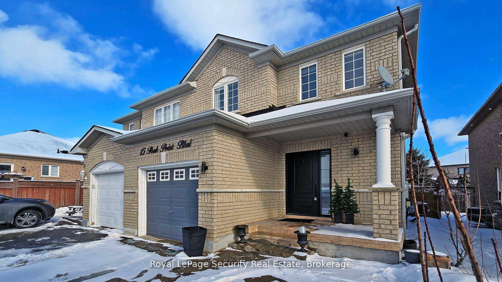 Gorgeous Semi Detached offering beautiful finishes and lots of space.