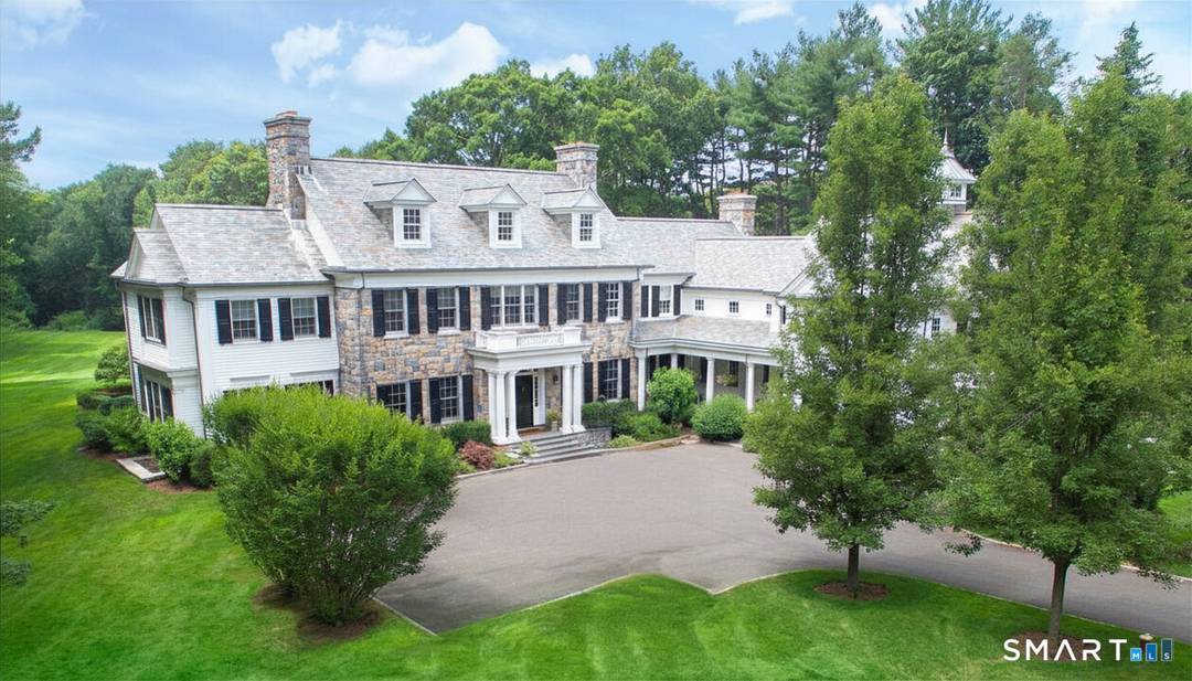 Elegant, sun drenched and sophisticated, this timeless country estate, built by Alex Kaali Nagy and decorated by Lynn Morgan, offers the ultimate in superior quality construction, luxurious amenities, exceptional millwork, ...