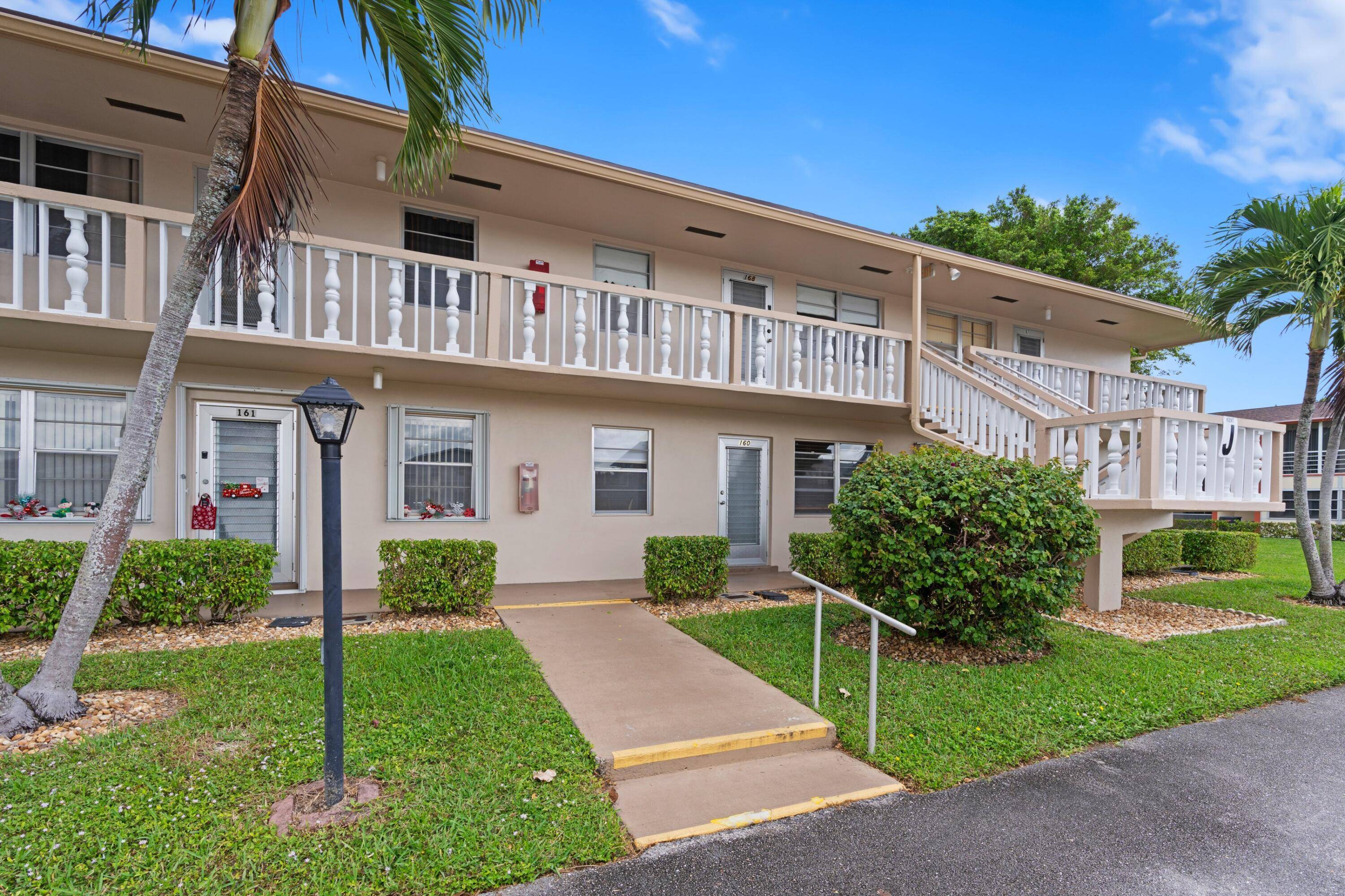Well kept 2 bedroom condo on the ground floor in the gated community of Century Village !