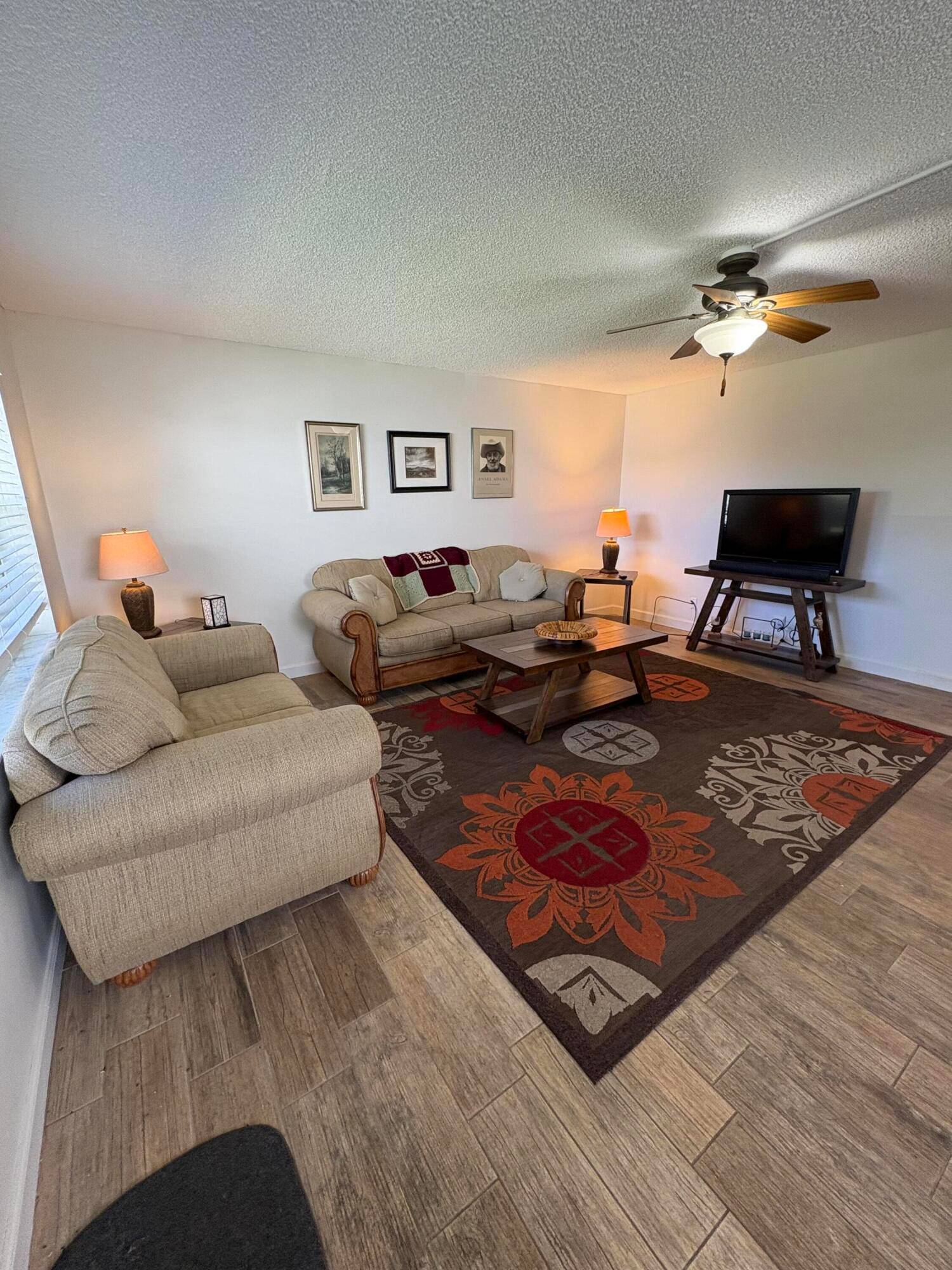 MOVE IN NOW ! ! BEST BUY IN KING'S POINT !