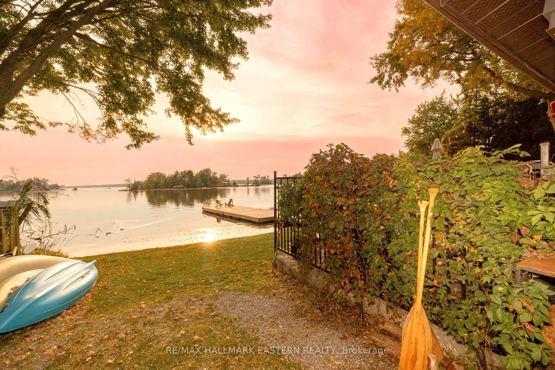 Stoney Lake western facing adorable turn key 4 season fun !