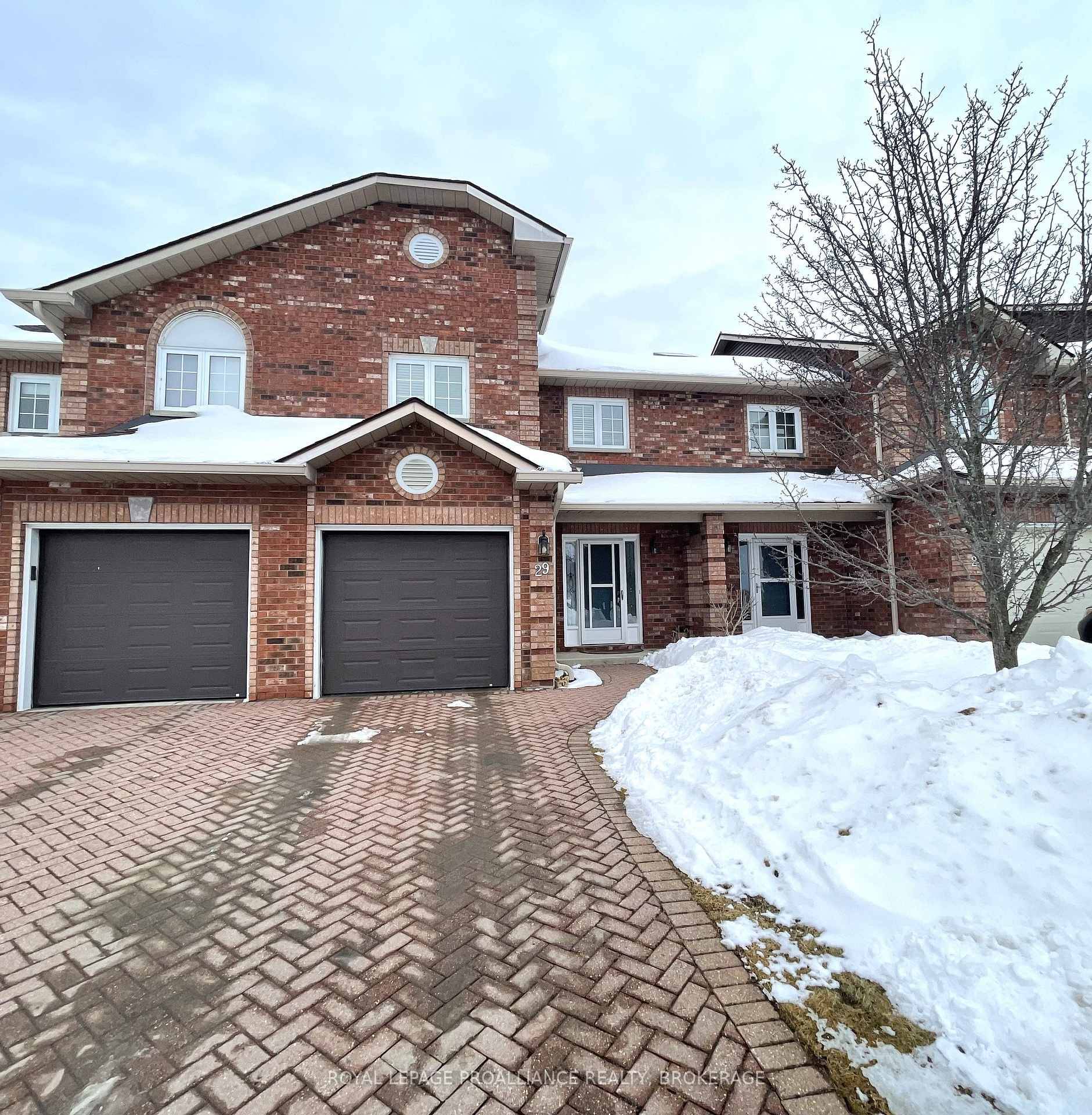 Sitting on the shores of Lake Ontario, this executive town home condo in Commodore's Cove is a pleasure to show.