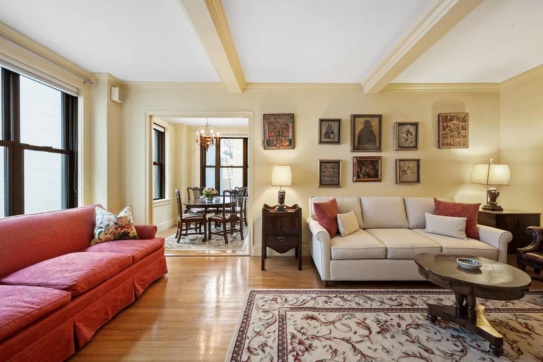 Charming Carnegie Hill One Bedroom with Separate Dining Room Nestled in a beautiful prewar co op in the heart of Carnegie Hill, this expansive one bedroom apartment offers both classic ...