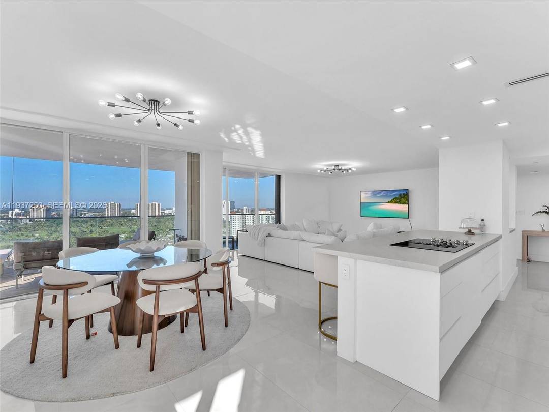 Luxury living at its finest in Aventura s prestigious Turnberry Isles North Tower, perfectly situated on a private gated peninsula.