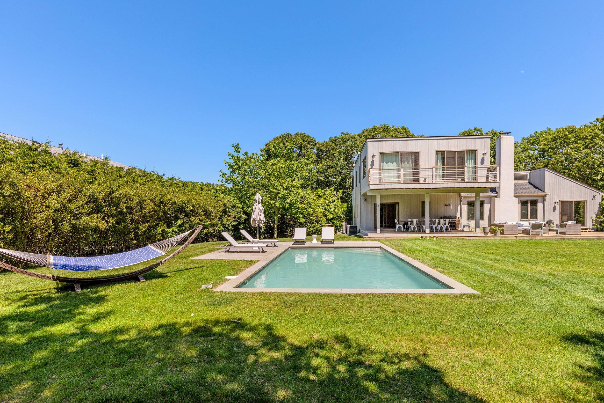 Contemporary Home in Sag Harbor!