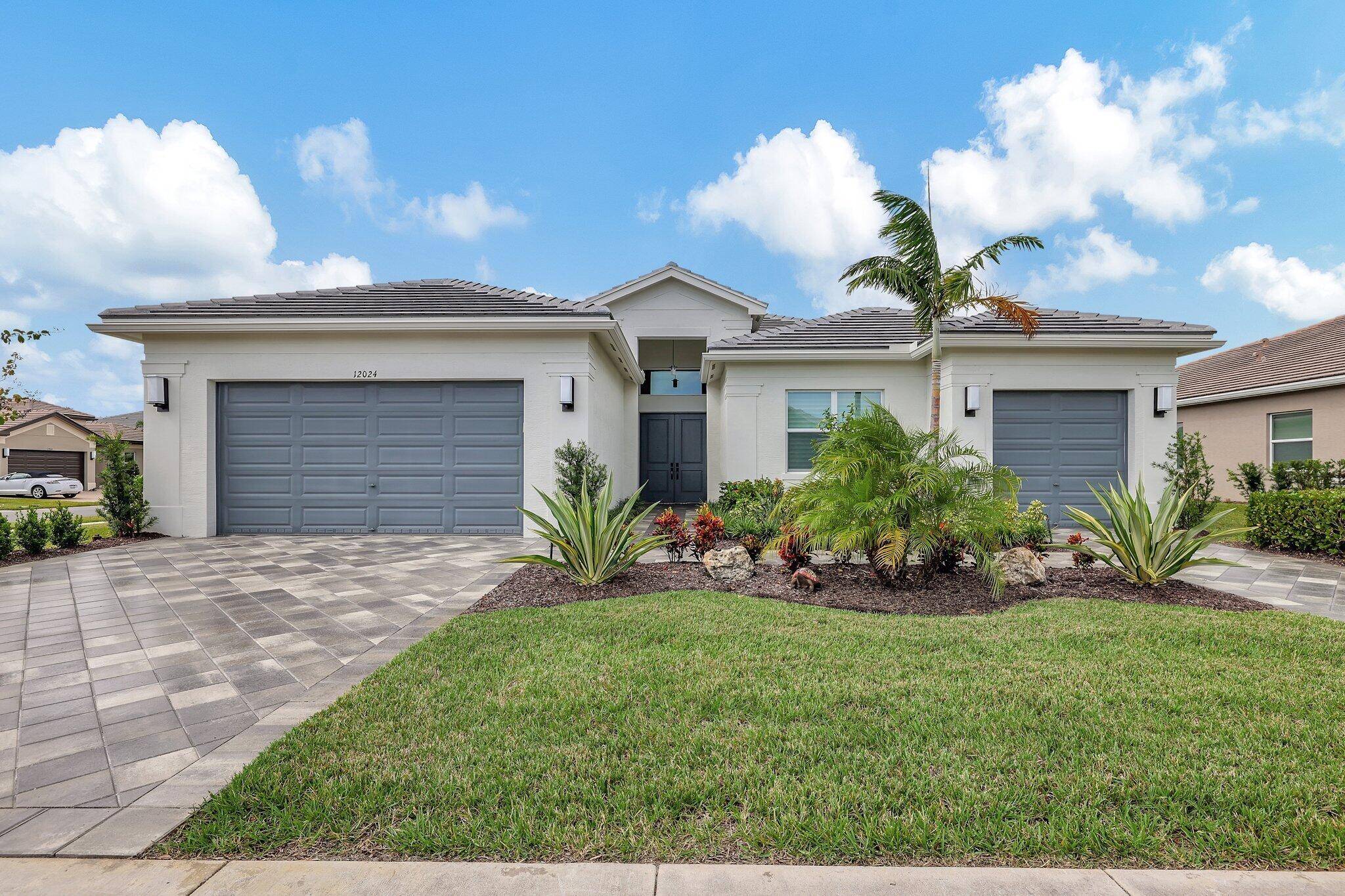 With a bedroom full bathroom perfectly situated in the privacy of each wing of the home this remarkable Bellagio model is perfect for hosting guest.