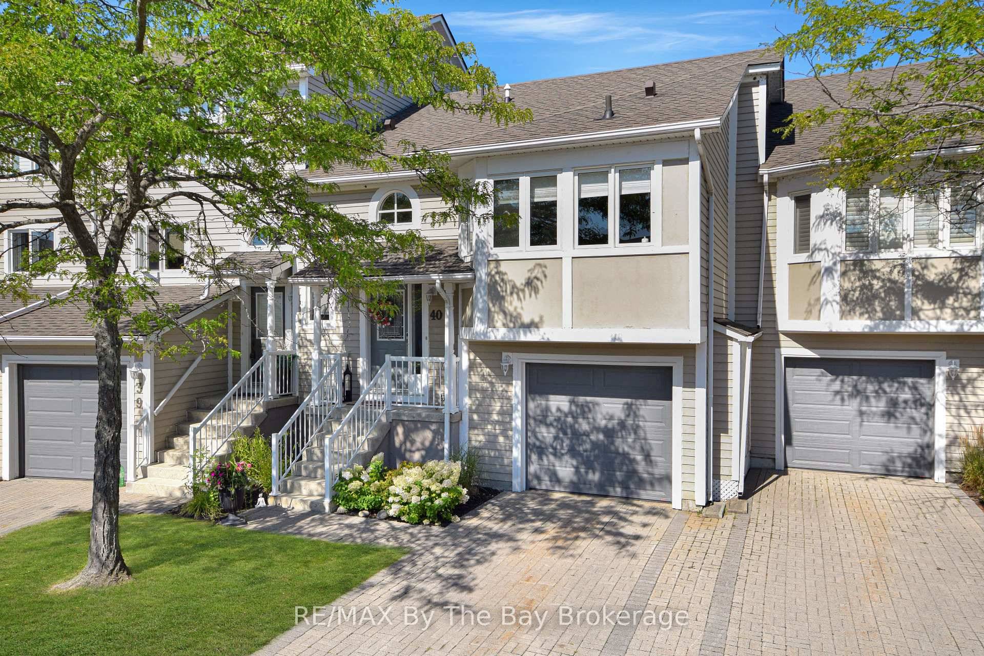 Experience waterfront living at Cranberry Surf, one of Collingwood's most sought after lifestyle communities.