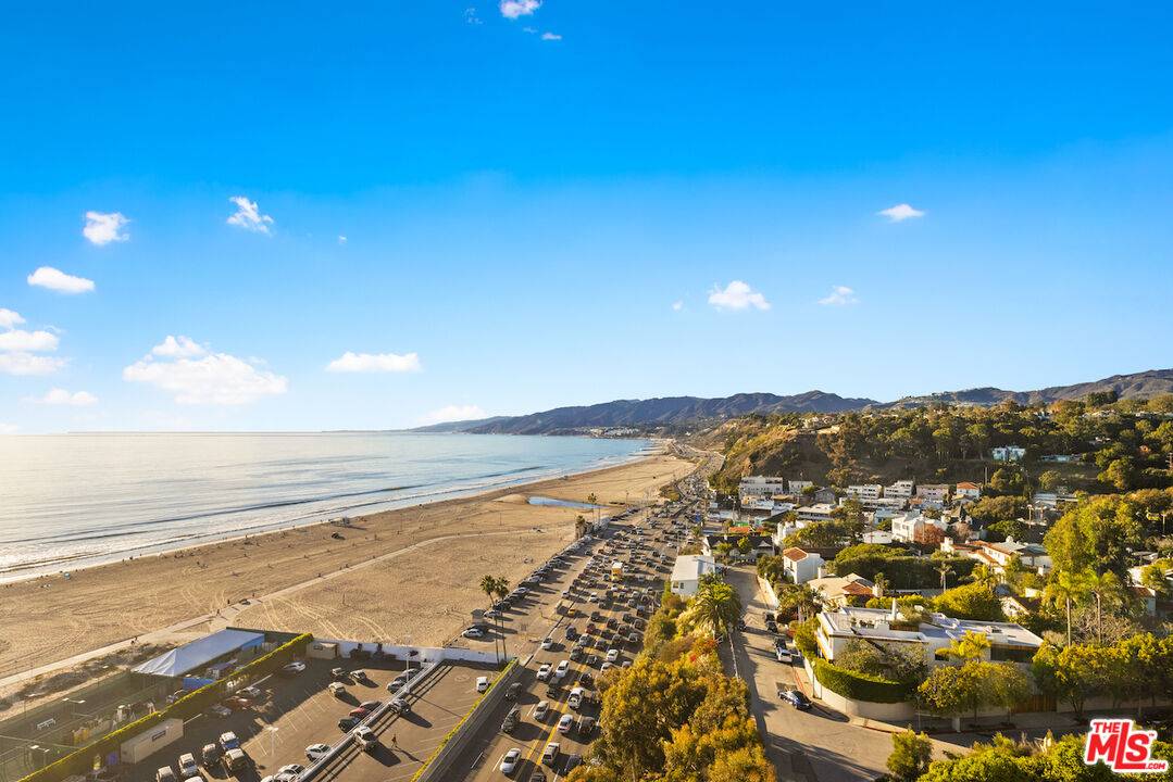 101 Ocean Ave 2BR Pacific Palisades La