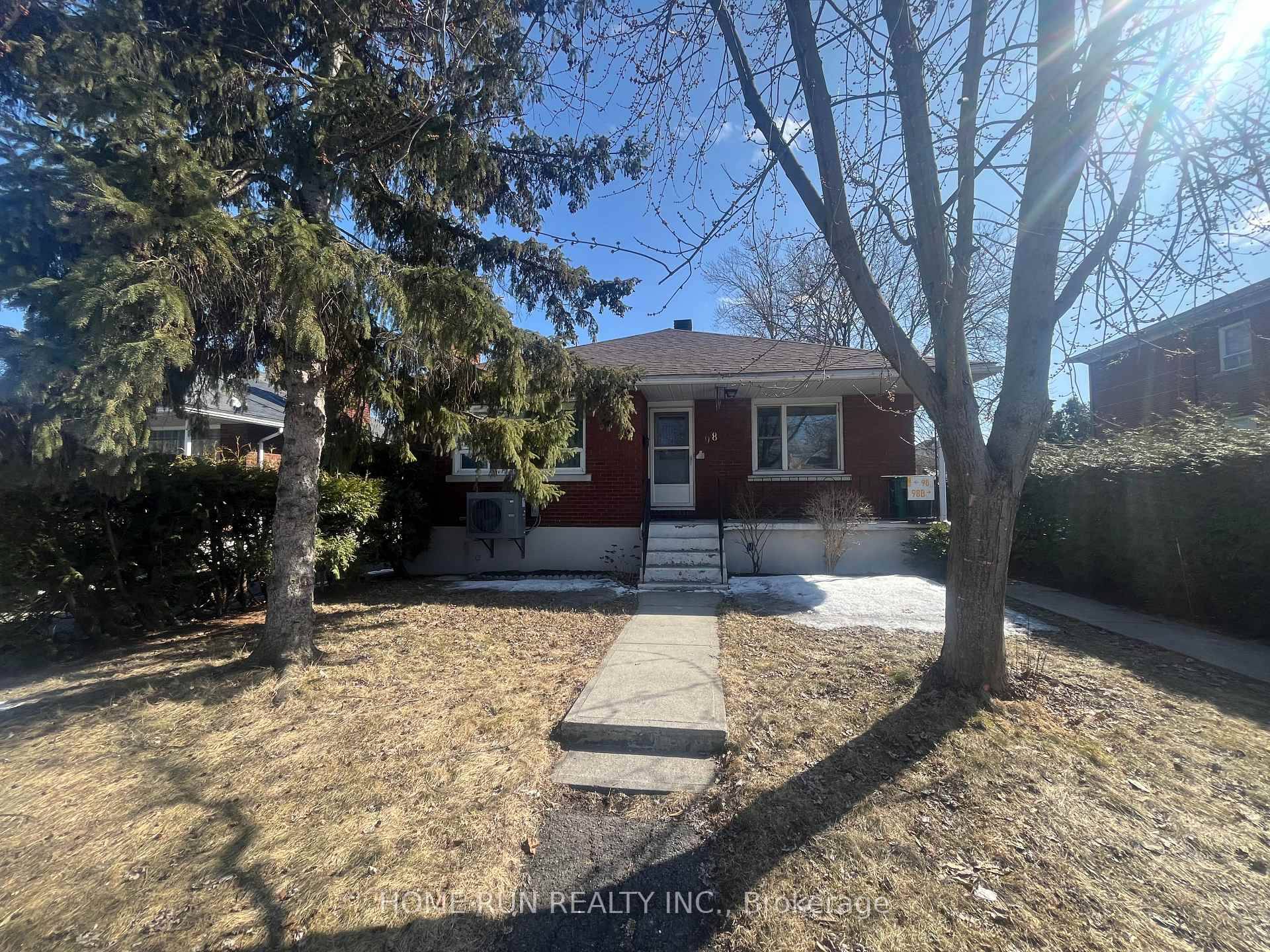 Welcome to this bright basement apartment unit in downtown Ottawa, recent renovated comfortable 3 beds, 1 bath.