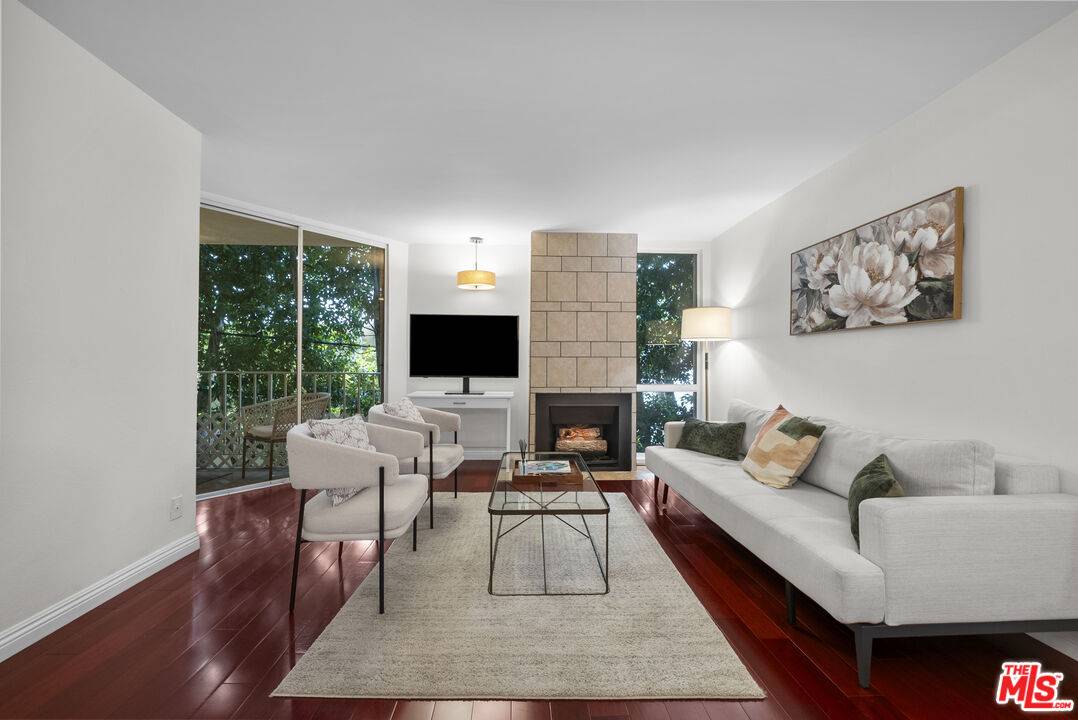 1230  N Sweetzer Ave 1BR Sunset Strip La