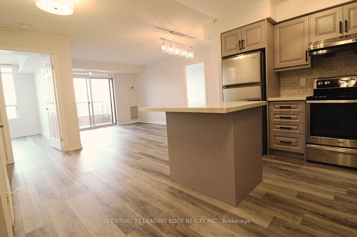 Luxurious Tridel 2 1 Bedroom Apt w 2 Full Baths amp ; Unobstructed Views Of Lake amp ; City !