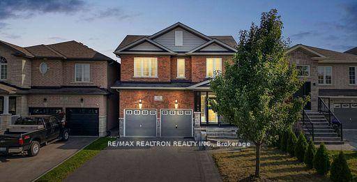 Look No Further ! ! Bright and Spacious 4 Bedroom Fully Upgraded Detached Home Located in the Heart of Bradford 9' Ceilings on Main along with Wood Flooring Throughout !