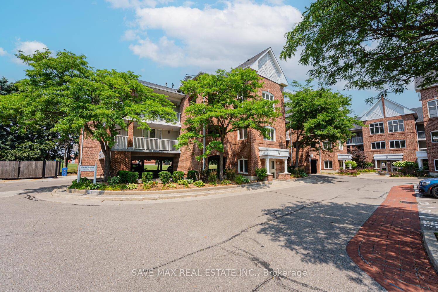 Welcome to a perfect starter home for anyone looking to upgrade from rental unit to becoming a home owner.