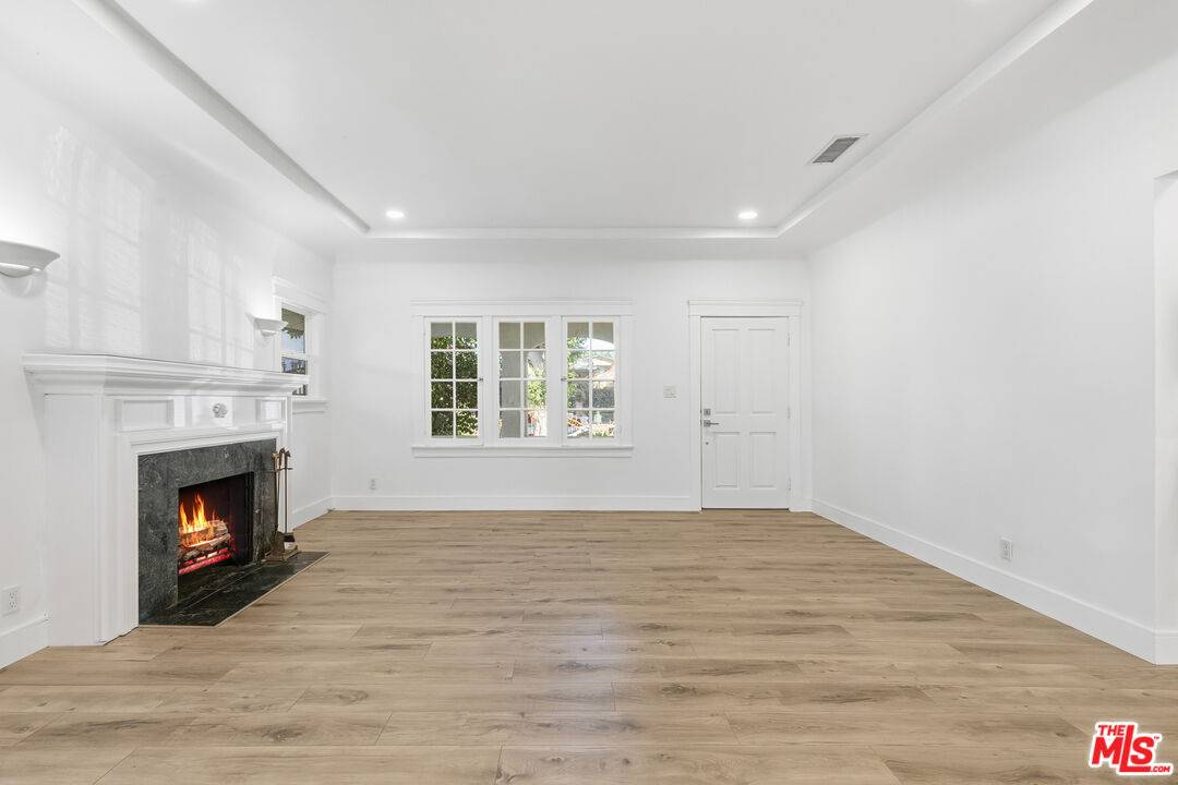 641  N Martel Ave 3BR Hancock Park La