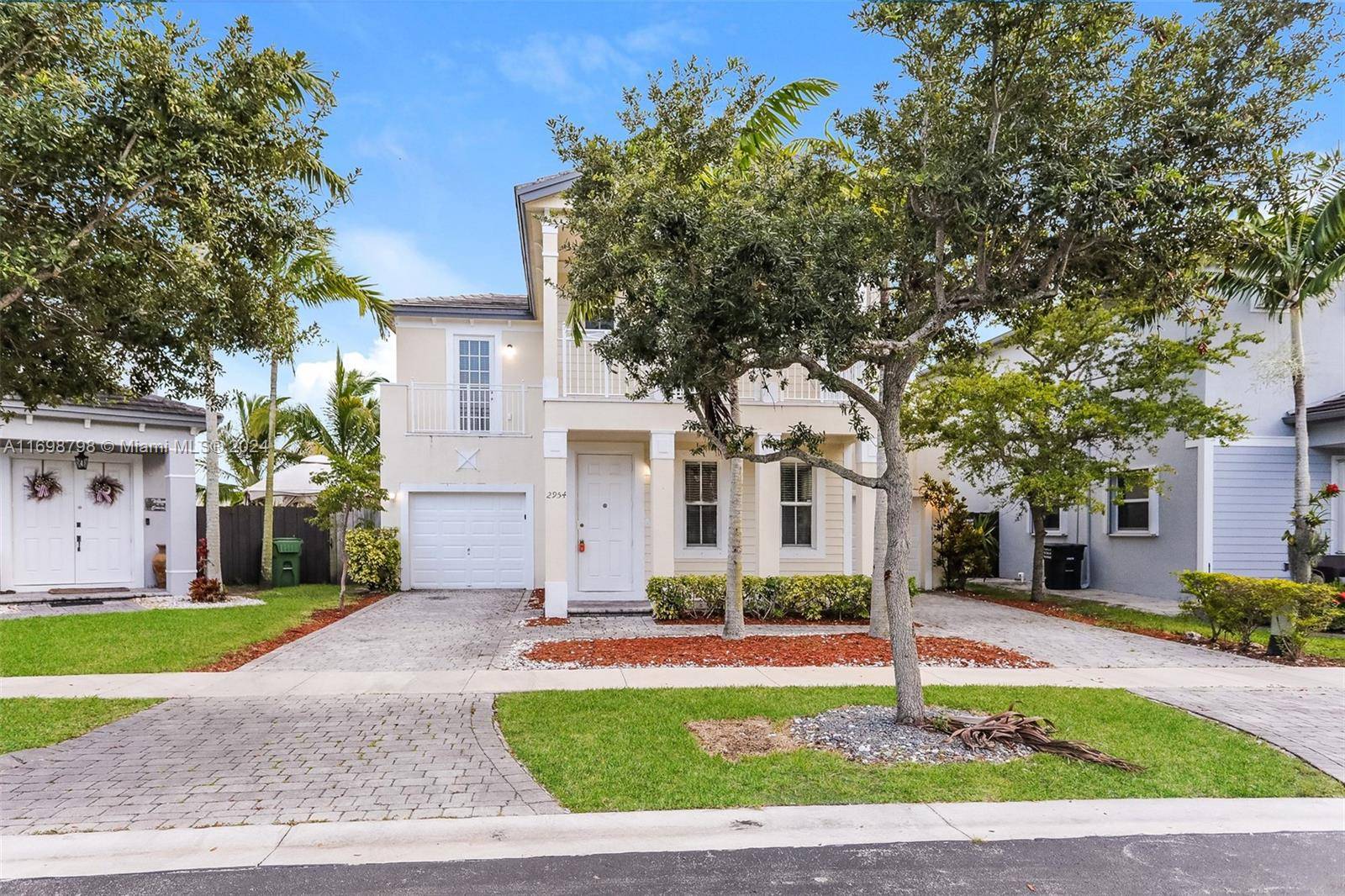 This beautiful 4 bedroom, 2 bathroom home features laminate and tile flooring throughout.